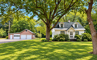 31 Thomas Avenue, Julie & Co. Realty