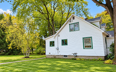 31 Thomas Avenue, Julie & Co. Realty