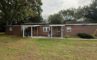 31 Thomas Avenue, Julie & Co. Realty