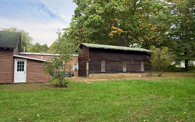 31 Thomas Avenue, Julie & Co. Realty