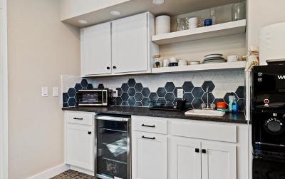 605 N. Broadway, Julie & Co. Realty