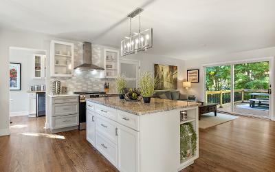 206 Van Aernem Road, Julie & Co. Realty