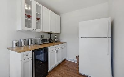 206 Van Aernem Road, Julie & Co. Realty