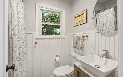 206 Van Aernem Road, Julie & Co. Realty