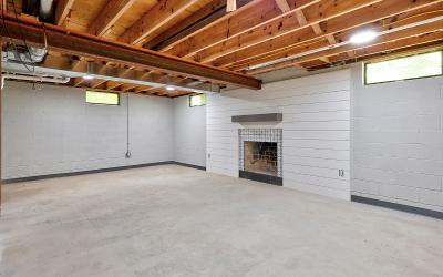 206 Van Aernem Road, Julie & Co. Realty