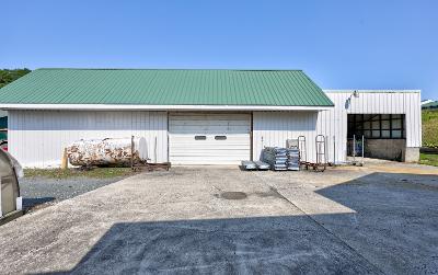 22 Meadowview Drive, Julie & Co. Realty