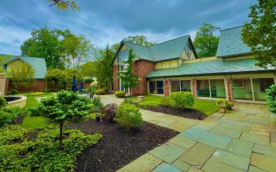 605 N. Broadway, Julie & Co. Realty