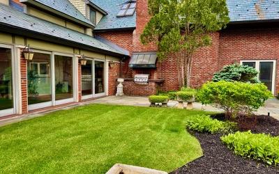605 N. Broadway, Julie & Co. Realty
