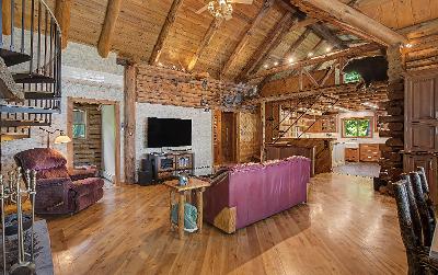 7955 Lakeshore Drive, Julie & Co. Realty