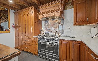 7955 Lakeshore Drive, Julie & Co. Realty
