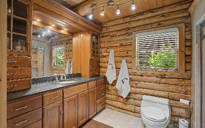 7955 Lakeshore Drive, Julie & Co. Realty