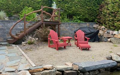 7955 Lakeshore Drive, Julie & Co. Realty
