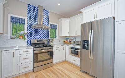 22 Garside Road, Julie & Co. Realty