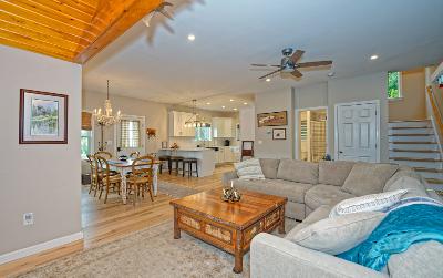 22 Garside Road, Julie & Co. Realty