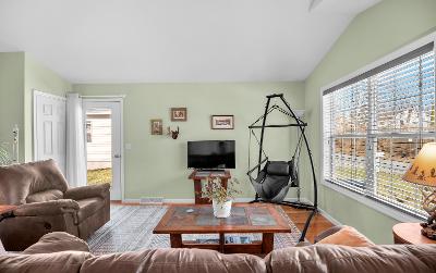 26 Parkview Lane, Julie & Co. Realty