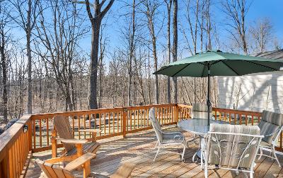 26 Parkview Lane, Julie & Co. Realty