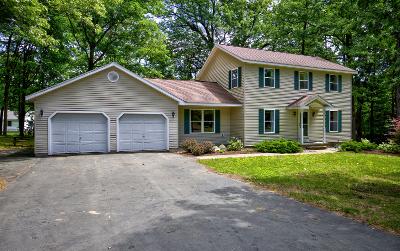 30 Oak View Drive, Julie & Co. Realty