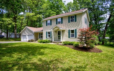 30 Oak View Drive, Julie & Co. Realty