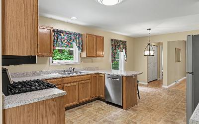30 Oak View Drive, Julie & Co. Realty