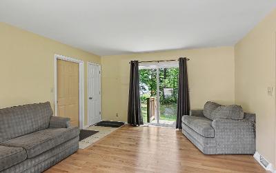 30 Oak View Drive, Julie & Co. Realty
