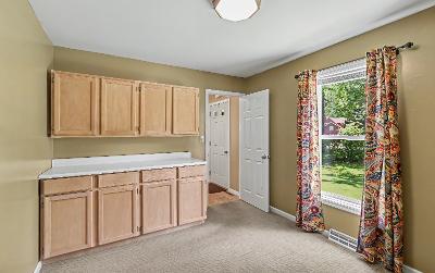 30 Oak View Drive, Julie & Co. Realty