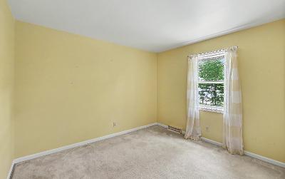30 Oak View Drive, Julie & Co. Realty