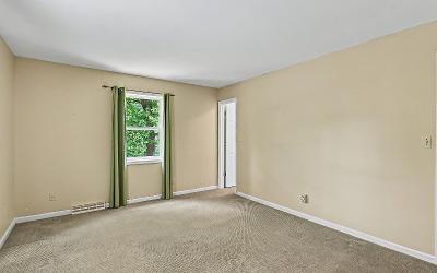 30 Oak View Drive, Julie & Co. Realty