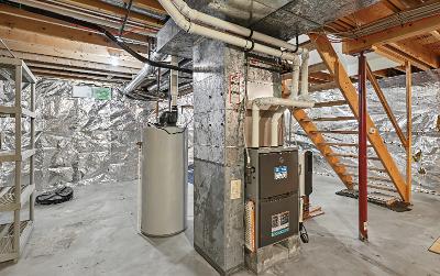 30 Oak View Drive, Julie & Co. Realty