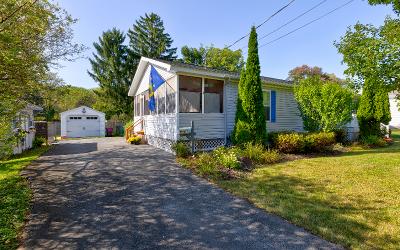 28 Henry Street, Julie & Co. Realty