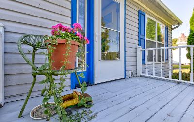 28 Henry Street, Julie & Co. Realty