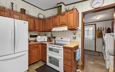 28 Henry Street, Julie & Co. Realty