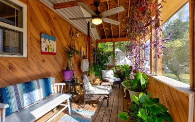 28 Henry Street, Julie & Co. Realty