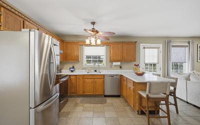 4 Wilshire Boulevard, Julie & Co. Realty