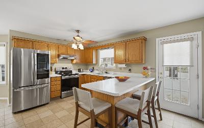 4 Wilshire Boulevard, Julie & Co. Realty