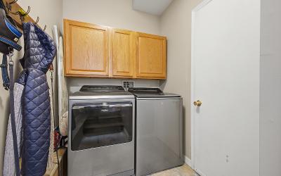 4 Wilshire Boulevard, Julie & Co. Realty