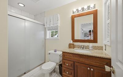 4 Wilshire Boulevard, Julie & Co. Realty