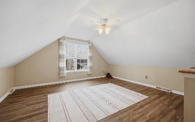 4 Wilshire Boulevard, Julie & Co. Realty