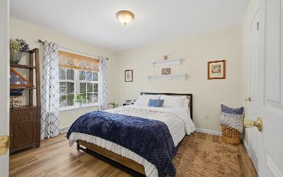 4 Wilshire Boulevard, Julie & Co. Realty