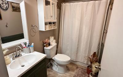 10 Eichen Street, Julie & Co. Realty