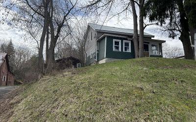 24 Algonkin Street, Julie & Co. Realty