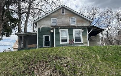 24 Algonkin Street, Julie & Co. Realty