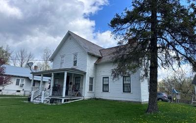 1046 Wicker Street, Julie & Co. Realty