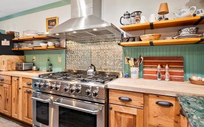 153 Bay Street, Julie & Co. Realty