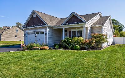 5 Lakepointe Way, Julie & Co. Realty