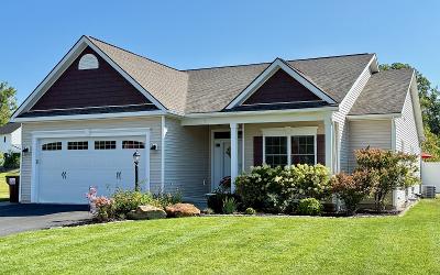 5 Lakepointe Way, Julie & Co. Realty