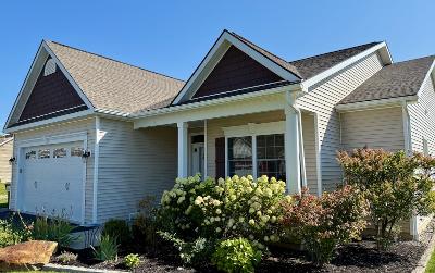 5 Lakepointe Way, Julie & Co. Realty
