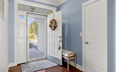5 Lakepointe Way, Julie & Co. Realty