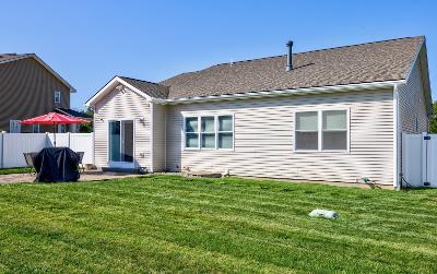 5 Lakepointe Way, Julie & Co. Realty