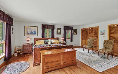 20 Pharaoh Drive, Julie & Co. Realty