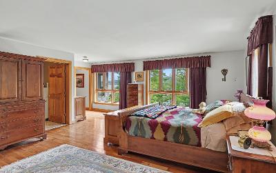 20 Pharaoh Drive, Julie & Co. Realty